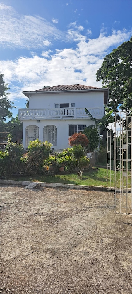 Montego Bay - Hillside Retreat