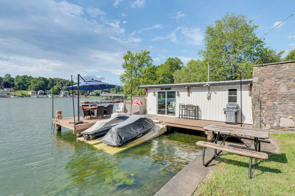 Recently Renovated Harveys Lake Retreat w/ Dock!