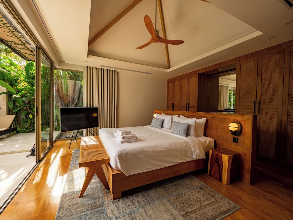 Exclusive villa in Botanica The Nature