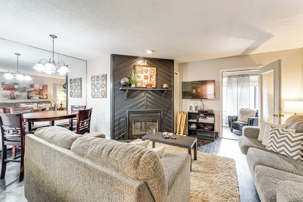 2 Blocks to Angel Fire Resort: Family Condo