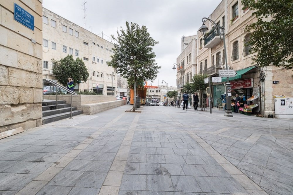 RENTAL ISRAEL- Modern aprt near Mamilla