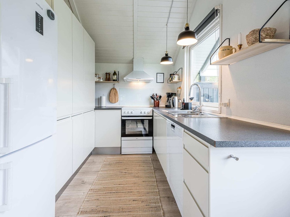 6 Person Holiday Home in Blavand view 4