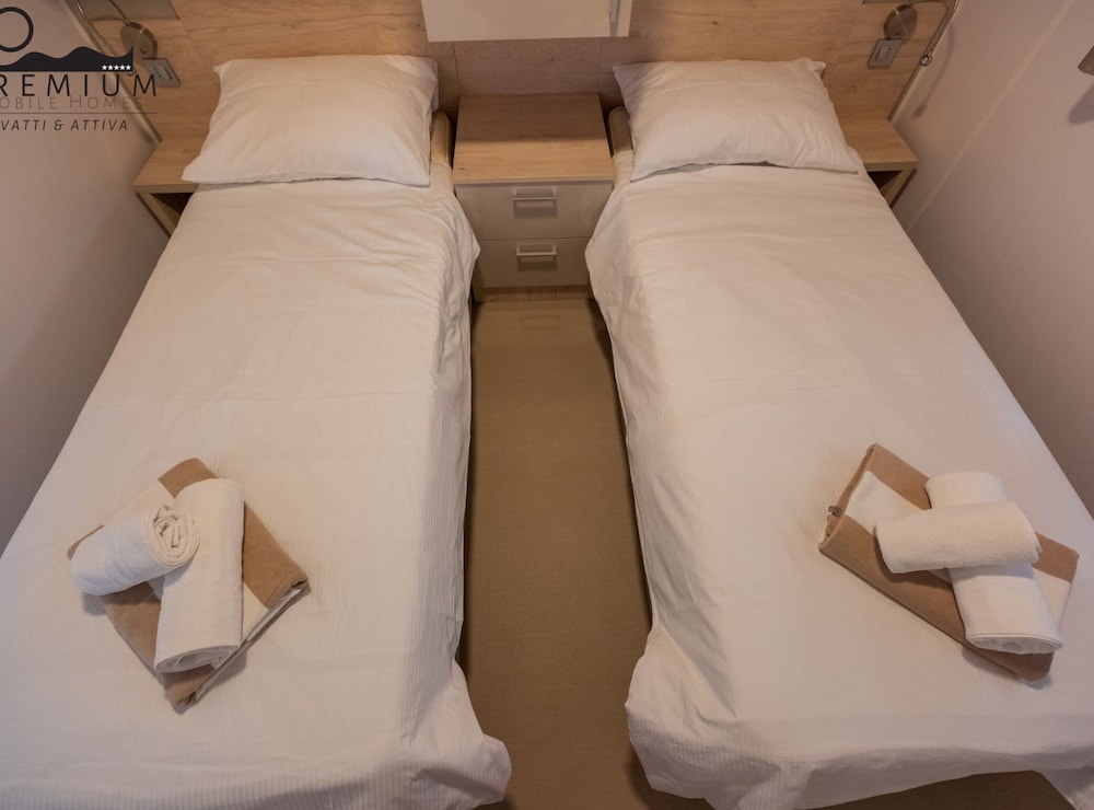 Charming Two-bedroom Mobile Homes Drage