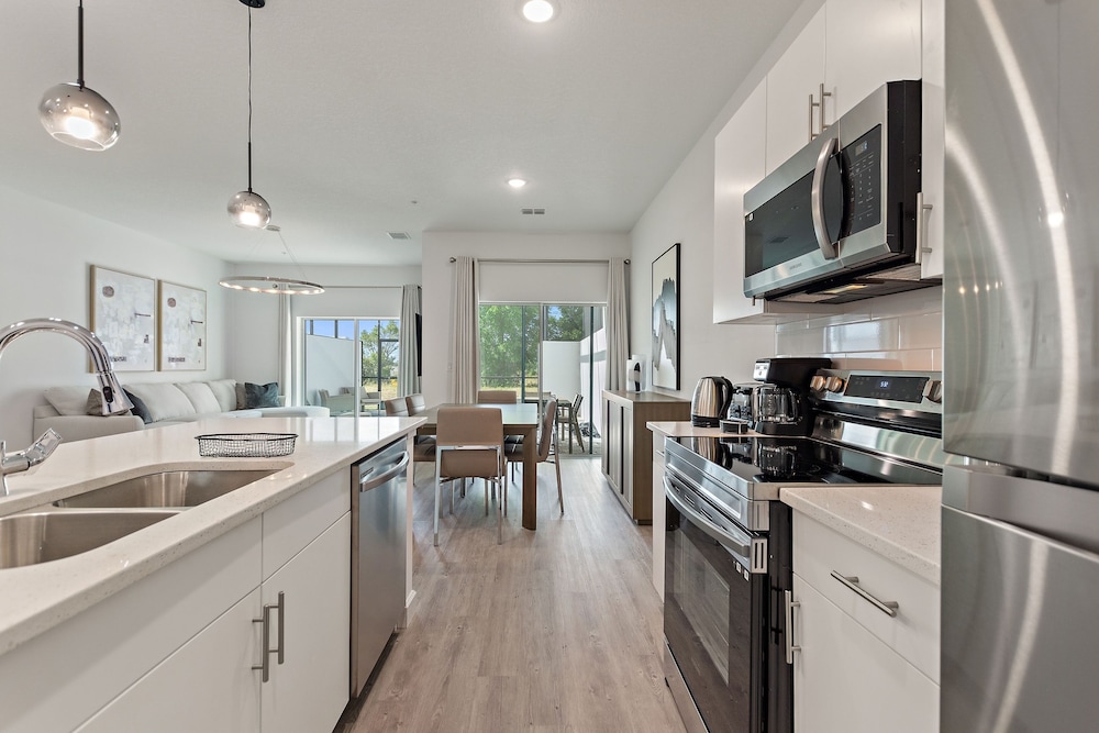 Harmony Haven Boutique Townhome At Azzure Resort Near Disney By Shine Villas 6 Bedroom Townhouse