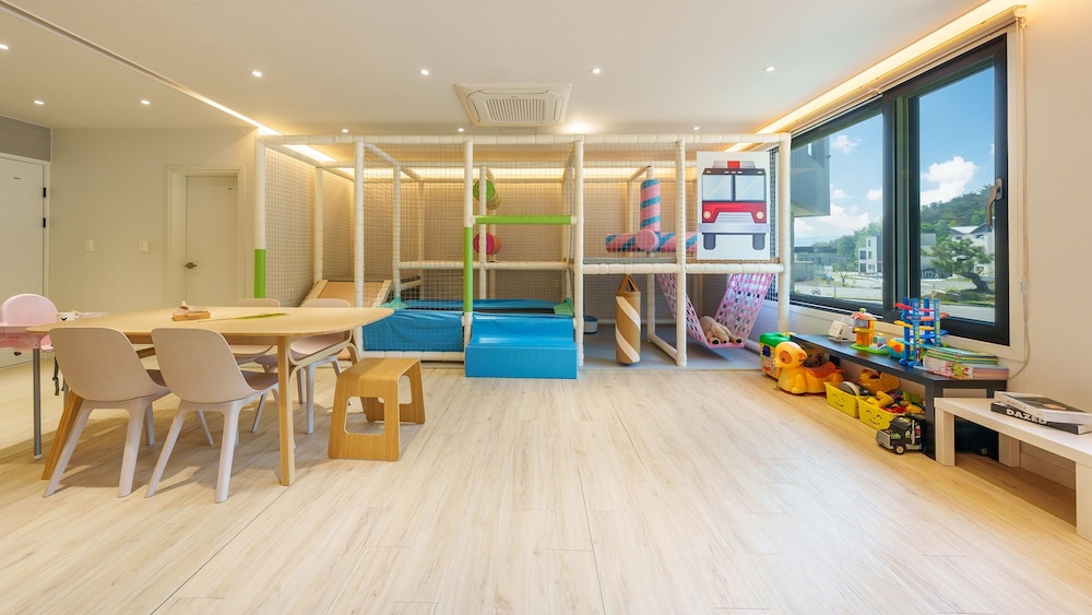 Gyeongju Ain Kids Pool Villa