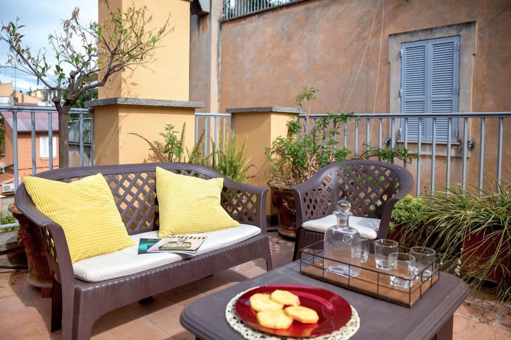 Rent In Rome - Vittoria Terrace
