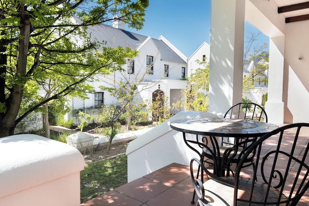 Winelands Golf Lodges at De Zalze