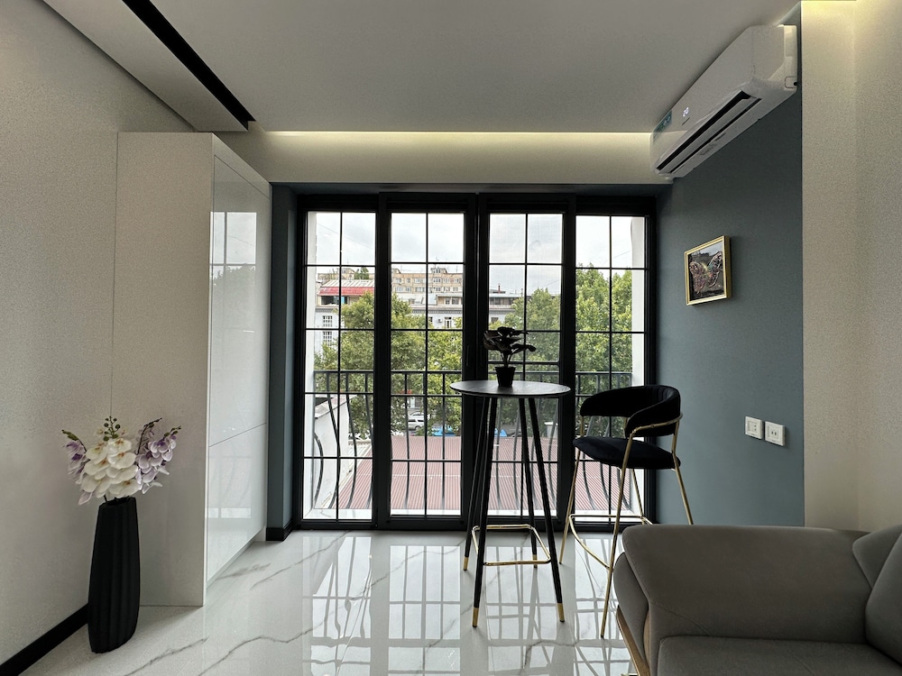 Apartment by Luxe Group MA777