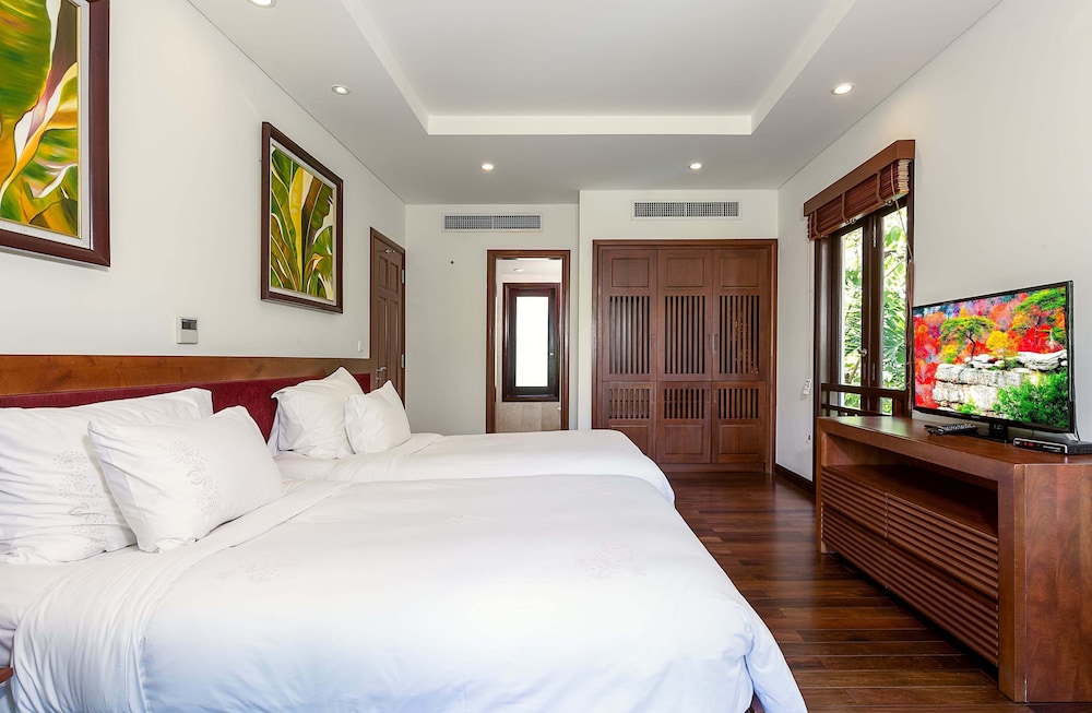 Luxury Family Beach Da Nang view 4