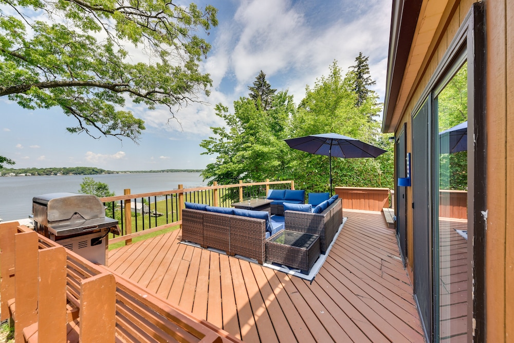 Waterfront Fox Lake Vacation Rental w/ Fire Pit! - Property Image 14