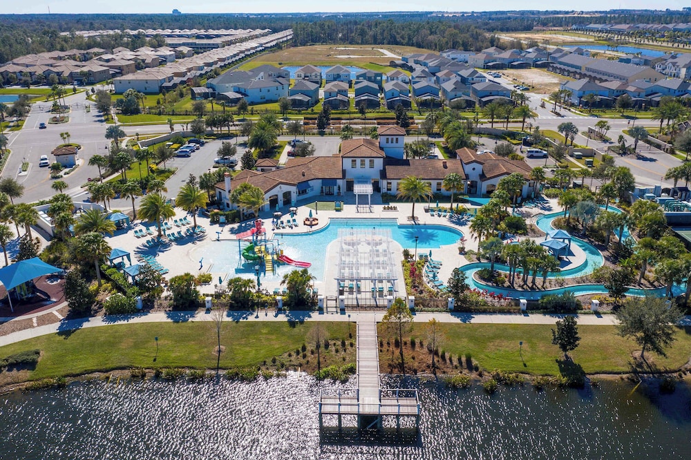 Family 6BR Home, Pool & Game Room