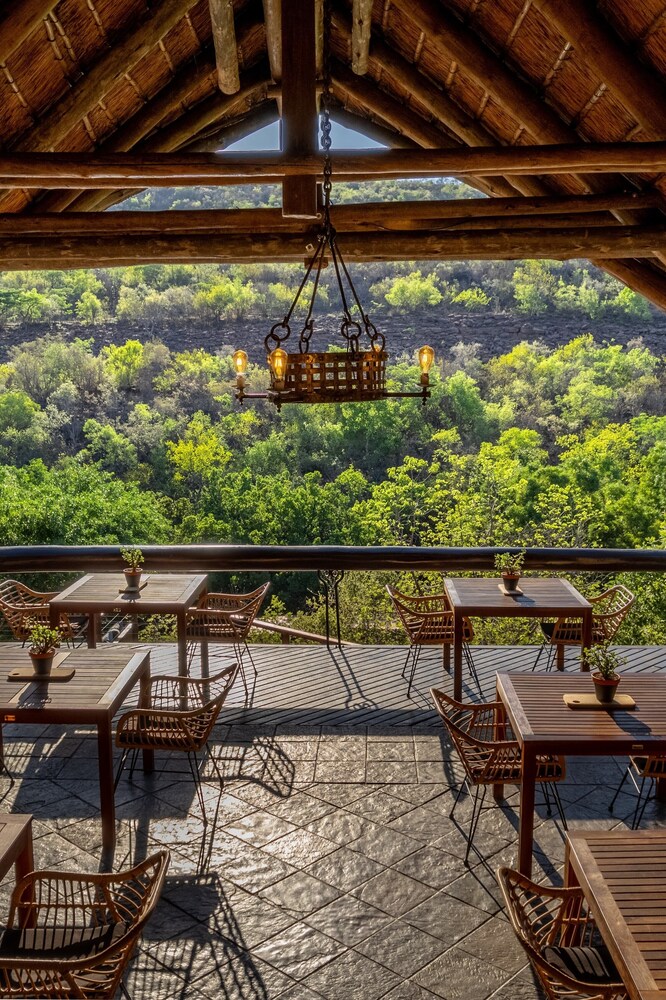 Sediba Luxury Safari Lodge