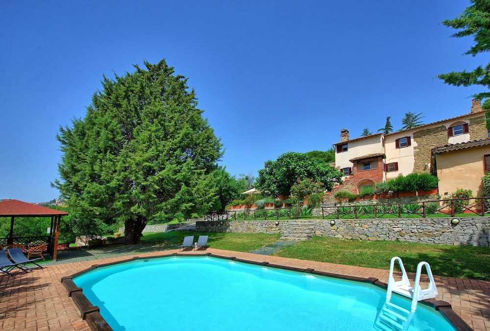 Uccellaia