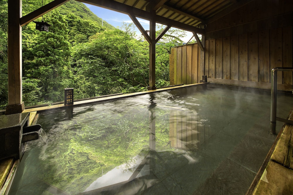 Yamanaka Onsen Ohanami Kyubei