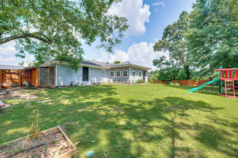 1 Mi to Train: ATL Area Apt w/ Patio & Shared Yard