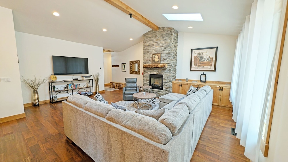 56593 Celestial Dr 4 Bedroom Home