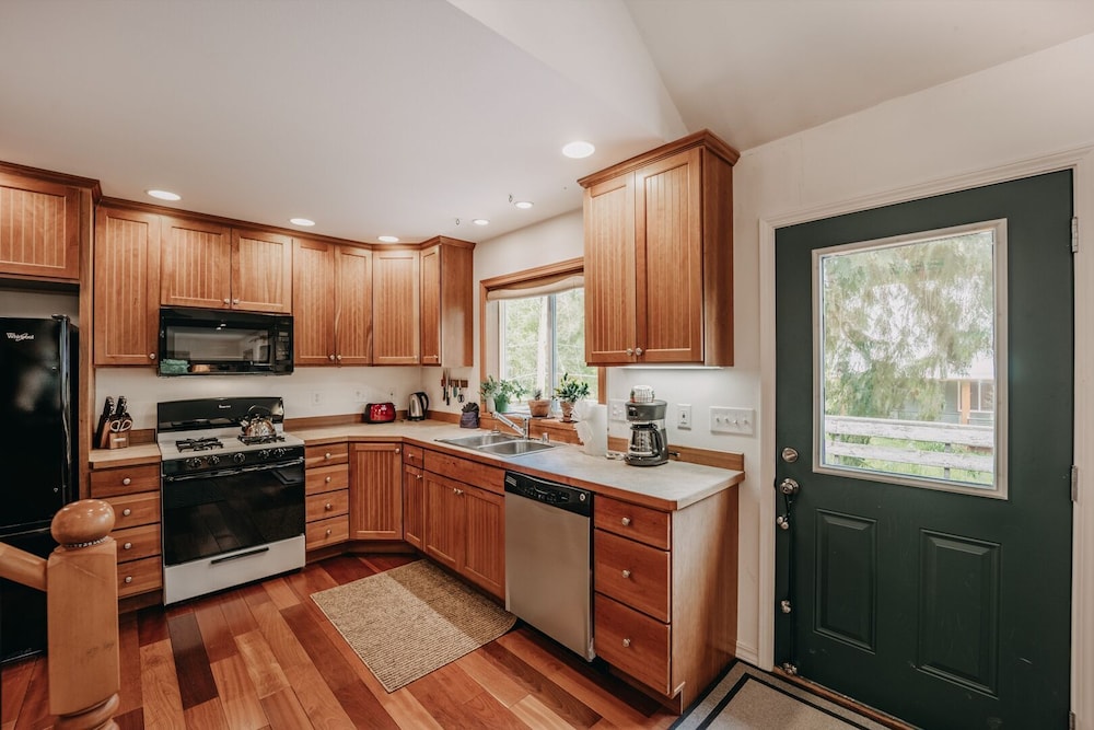 77mbr - Wi-fi - Fireplace - Pets Ok - BBQ
