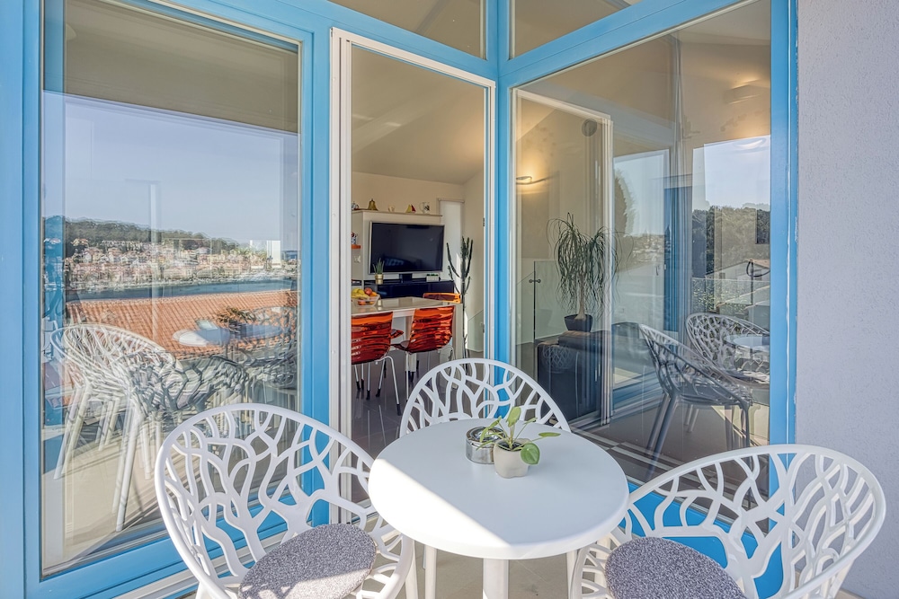 RR Losinj Harbour View Apartment view 4