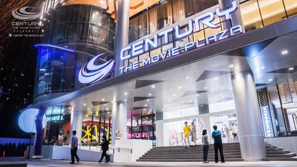1BR Condo 5 Min to BTS 1000mbps Fiber Wi-fi Great Location