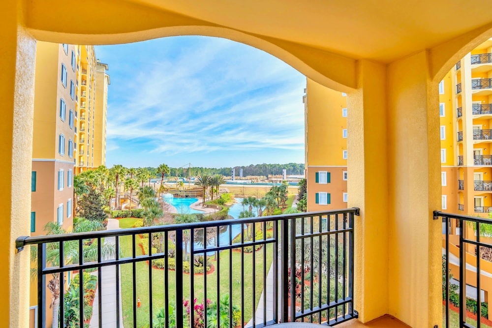 Upstay Family Condo at Resort w Spa and Piratepool