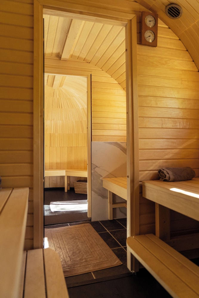 LA FORESTALE Luxury Ecolodge