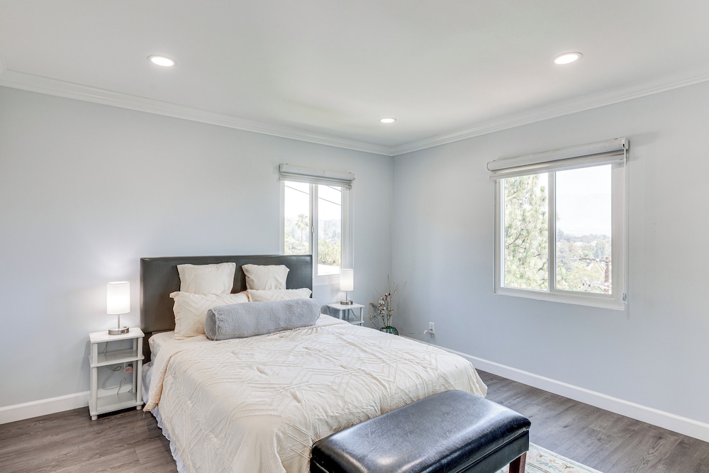 2 Mi to Rose Bowl Stadium: Mtn-view Gem w/ Patio