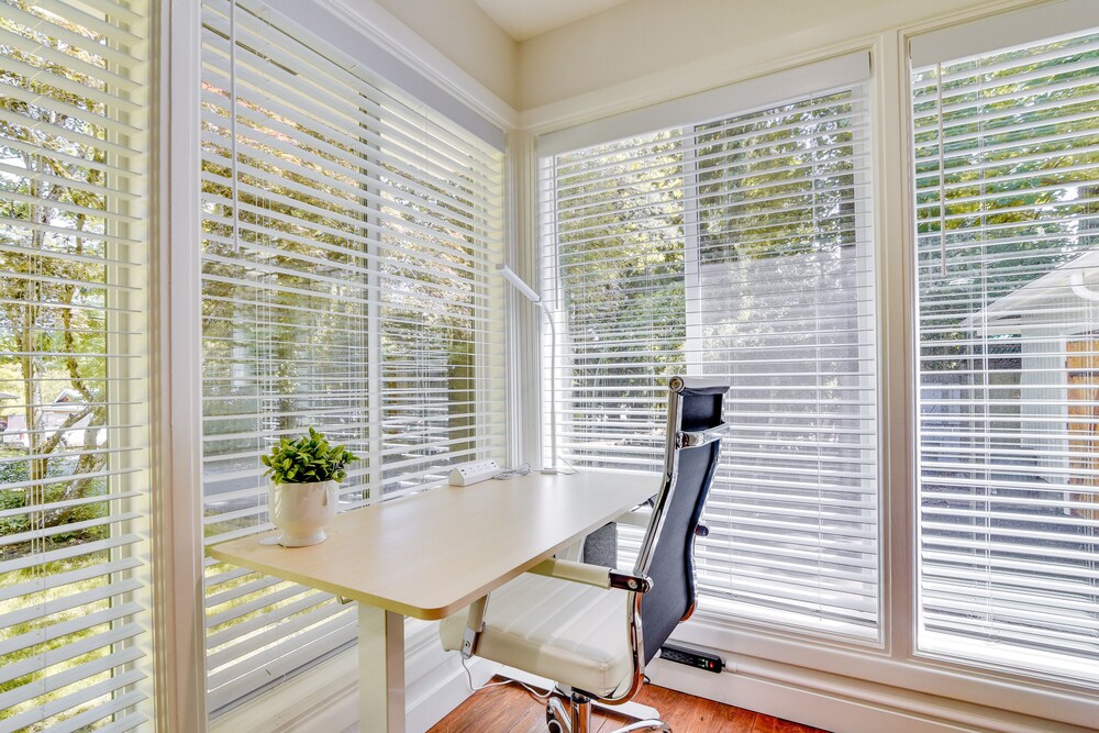Modern Home w/ Spacious Yard in Beaverton! view 3