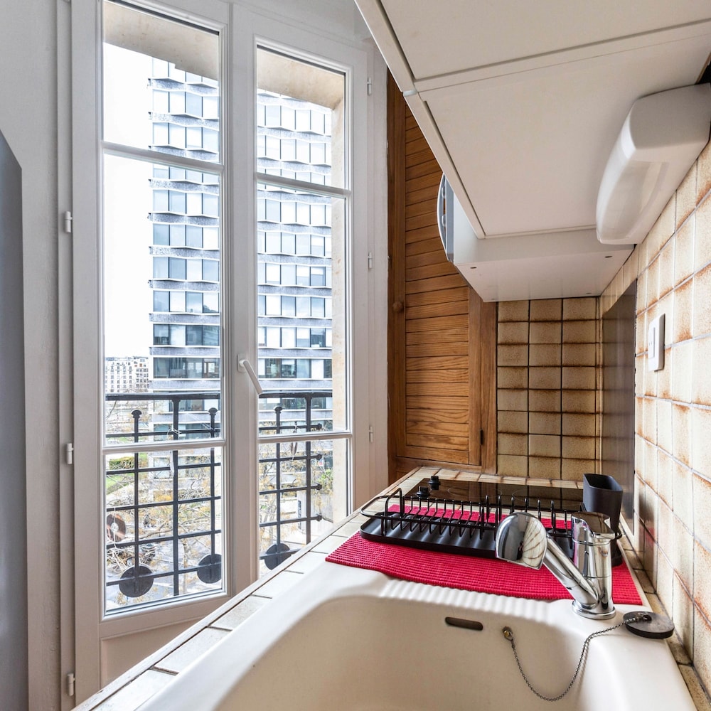Zola Riverview Great 2 Bedroom in Paris