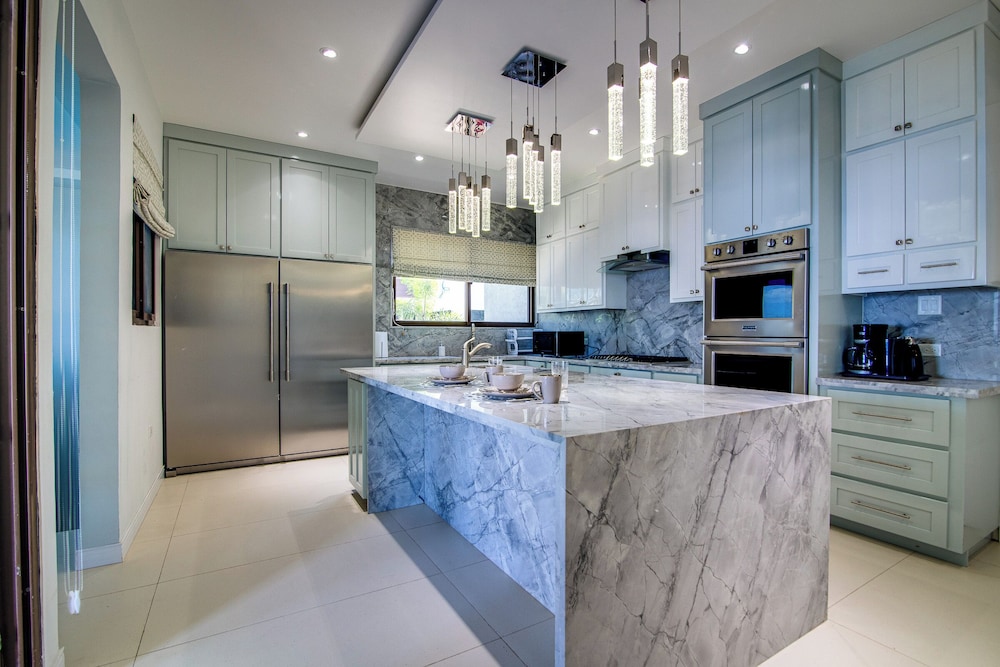 Luxury Oceanfront Villa Fully Staffed