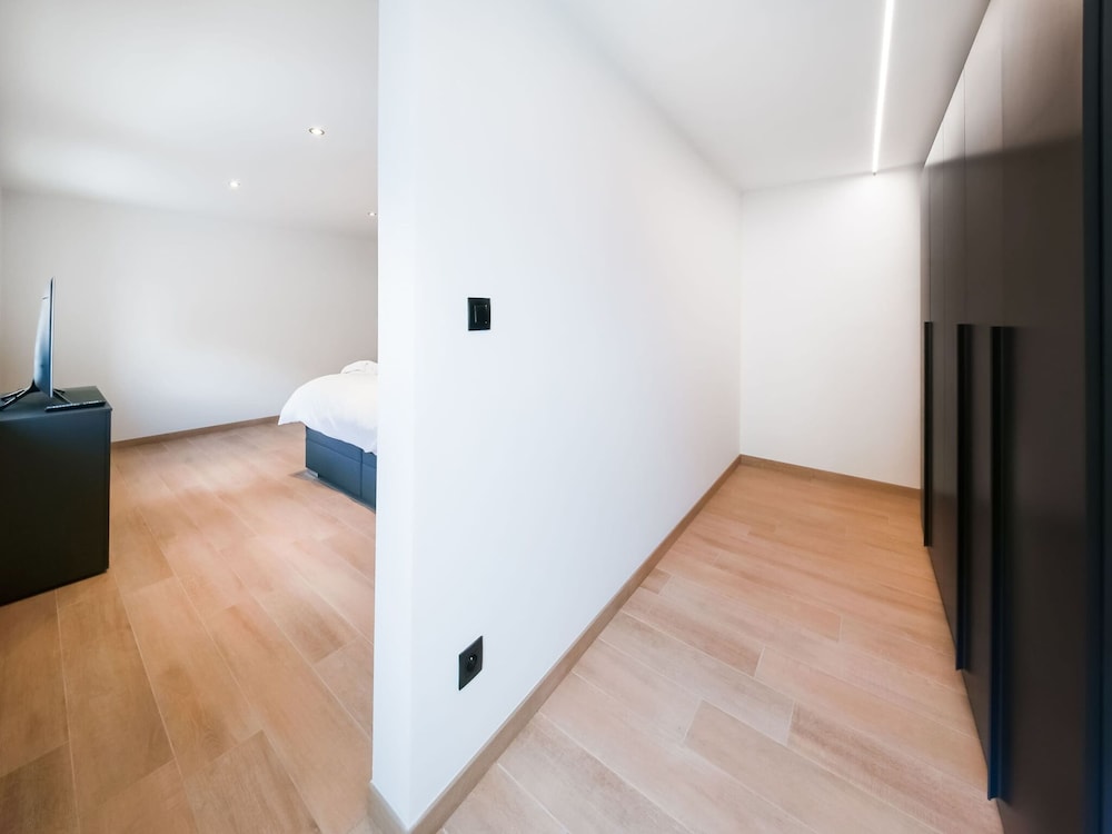 Comfort Near Historic Huy