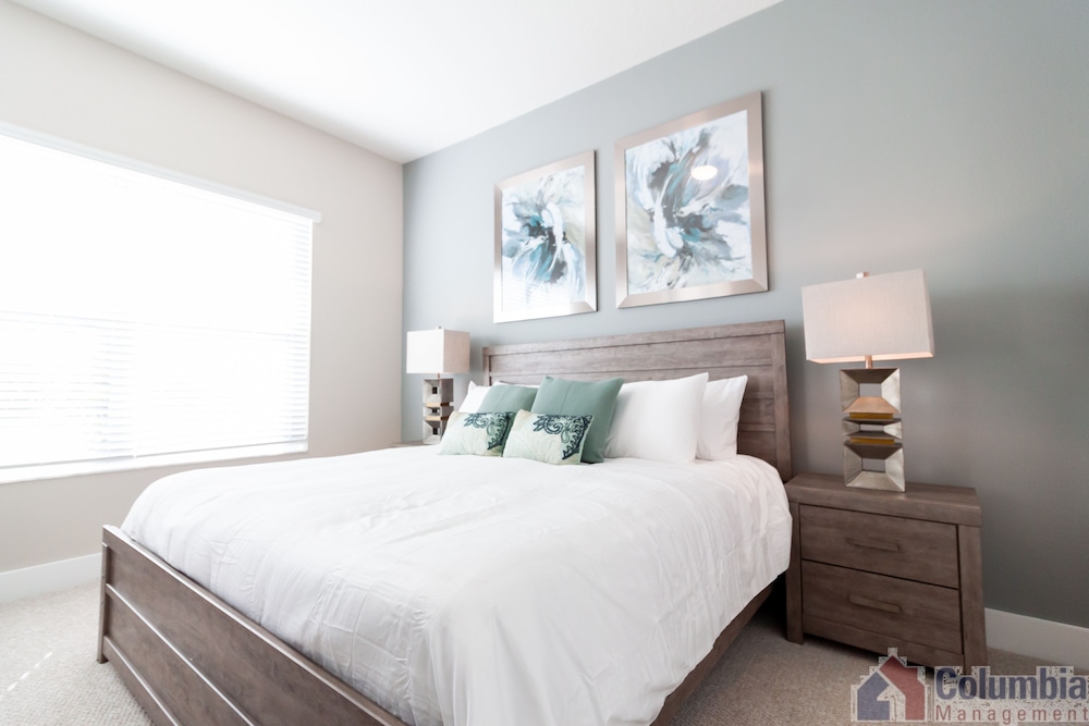 Summerville Vacation Homes by Columbia Management