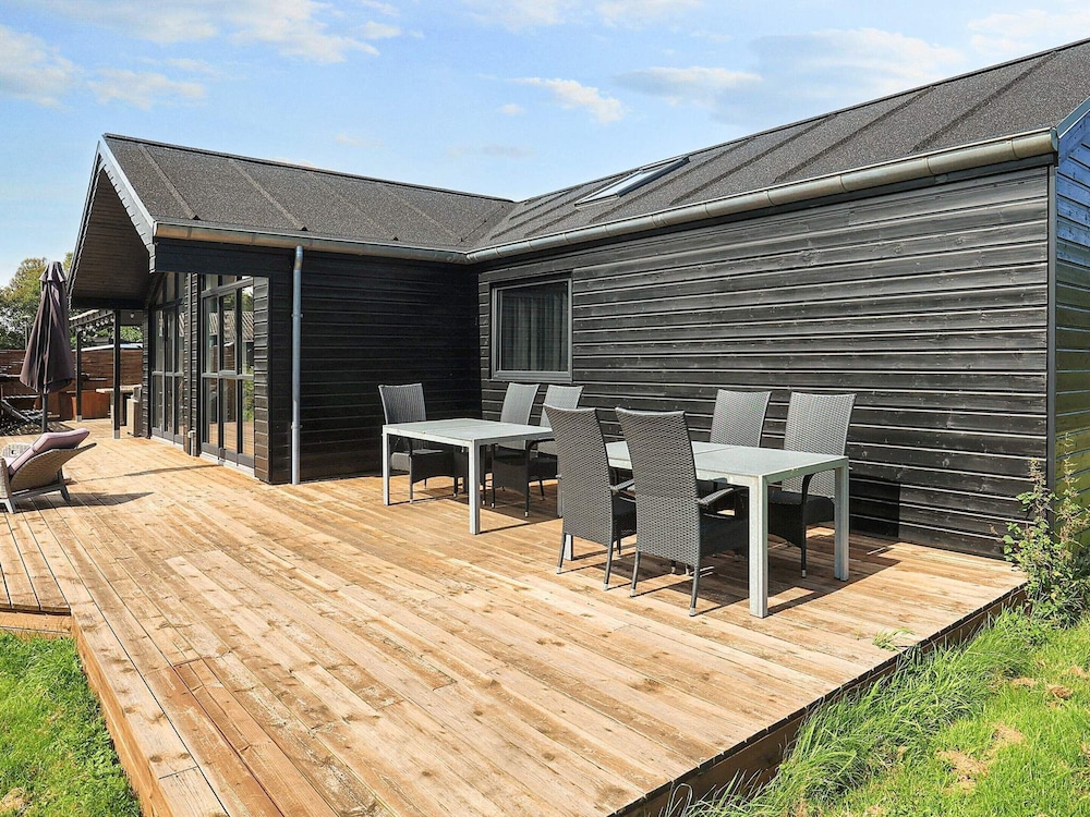 8 Person Holiday Home in Hals-by Traum