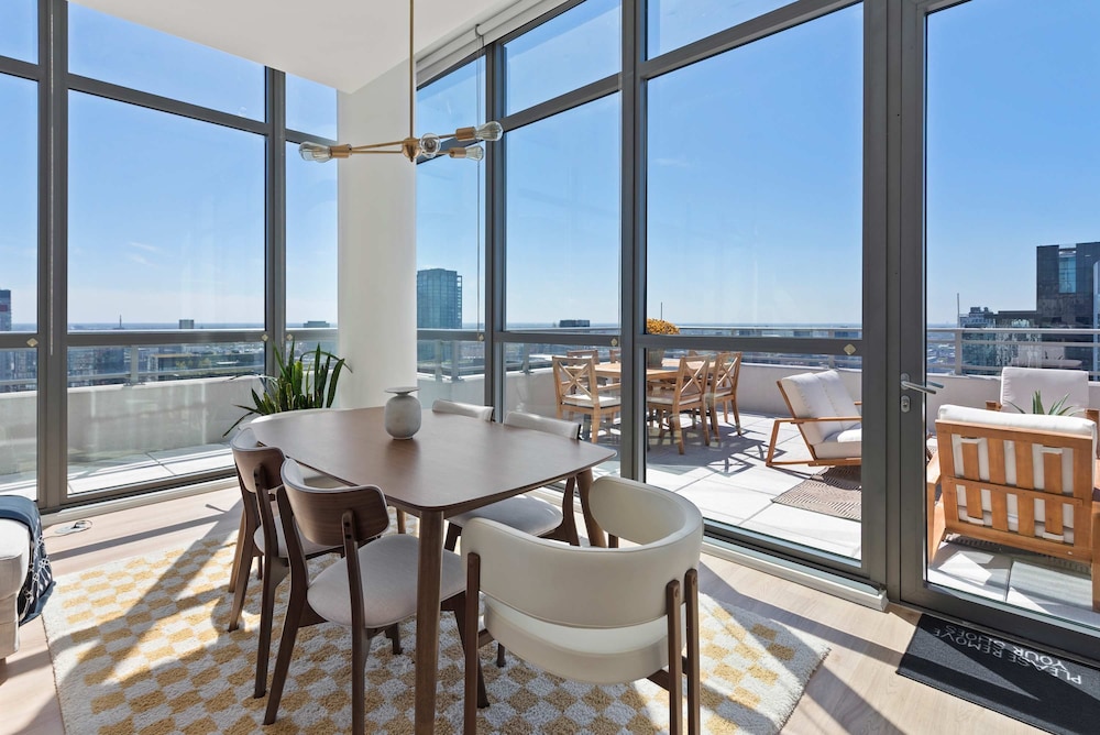 West Loop PH Fireplace Deck Incredible Views