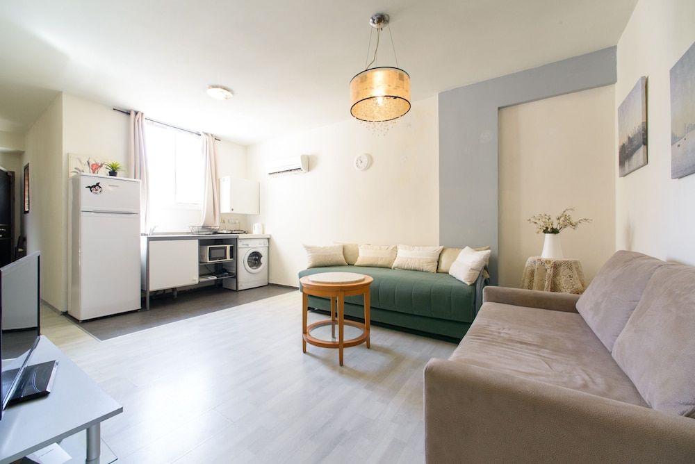 Apartment - Tel Aviv