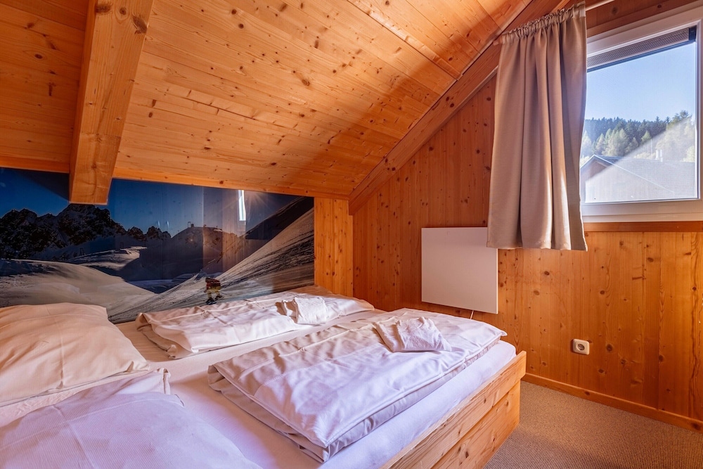 Snug Chalet With Infrared Sauna view 5