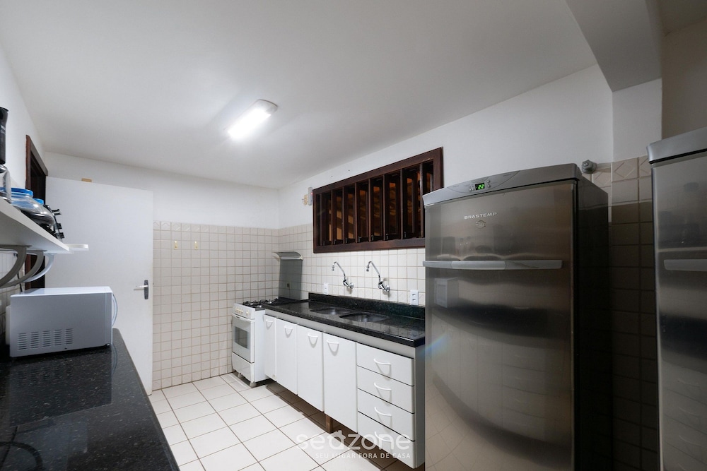 House w/ Pool 200 m From the Beach Pro0003