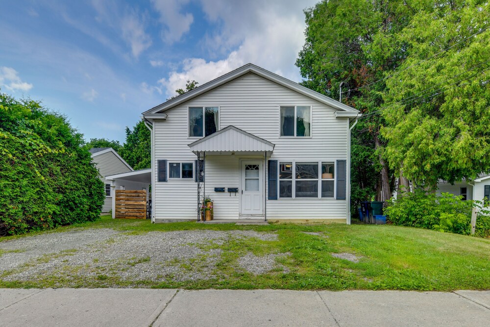 Quiet Home: Yard, Patio, Near Downtown Burlington view 5