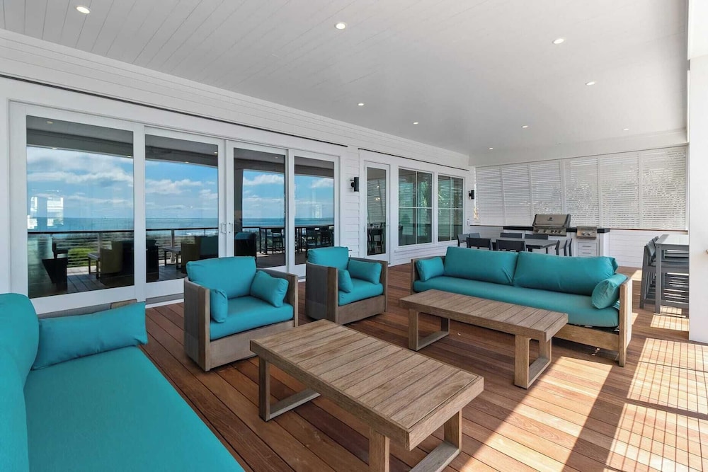 712 Ocean Blvd by Avantstay New Construction w/ Pool, Game Zone, Private Beach Access, and Oceanfront Views