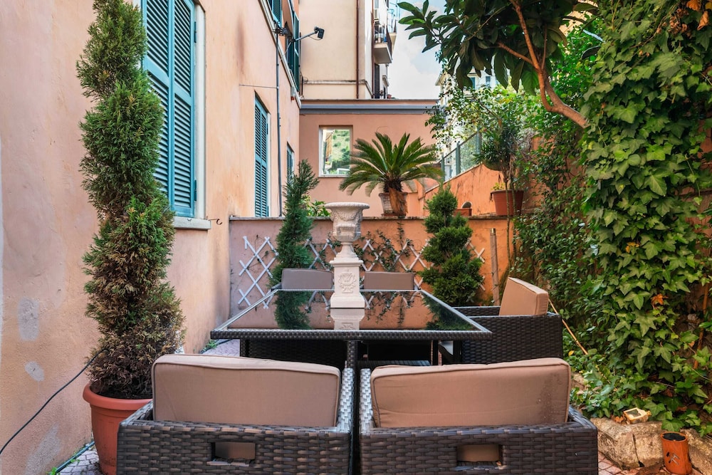 outdoor bbq area