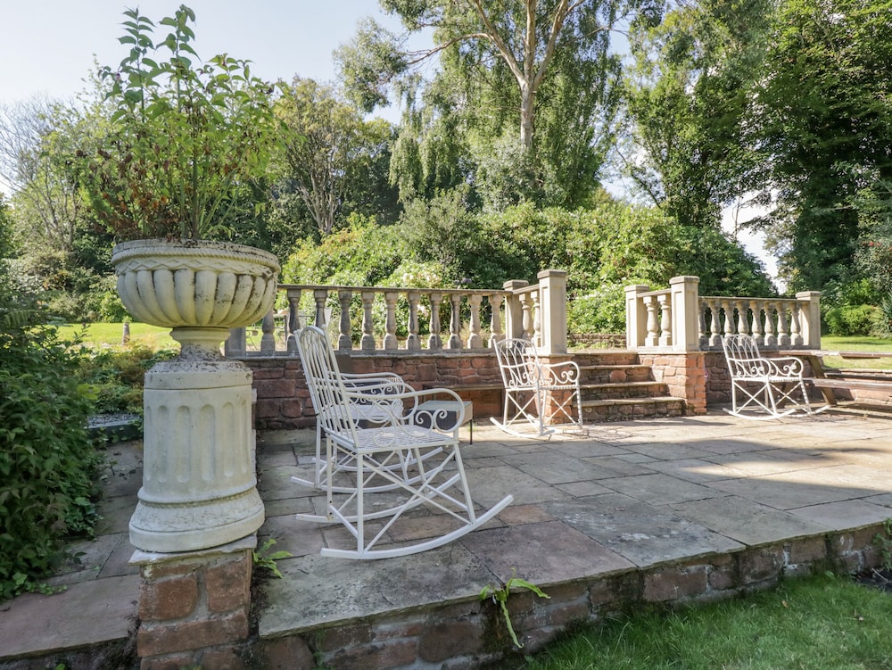 Millwood Manor