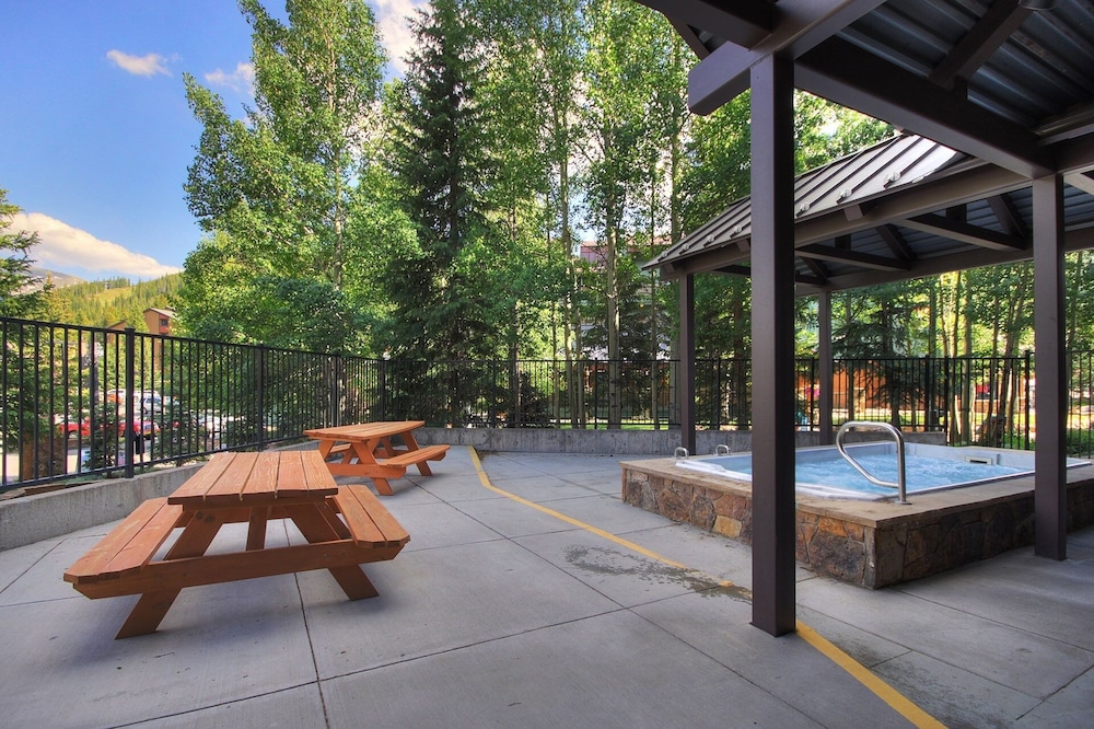 Summit County Vacations - Mp410 Mountain Plaza 1br 2ba -pet Friendly 1 Bedroom Condo - Property Image 1