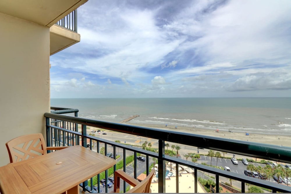 Gorgeous San Luis Condo Amazing Pool Amenities