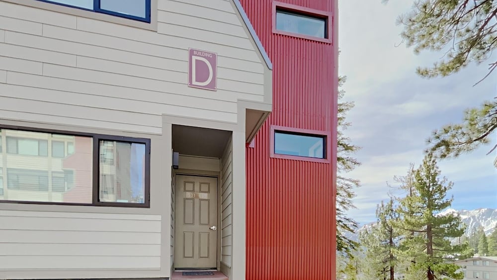 3 Outdoor Spas, Pool, Sauna and Free WiFi and Parking - Unit 531 at 1849 Condos - Slopeside by RedAwning
