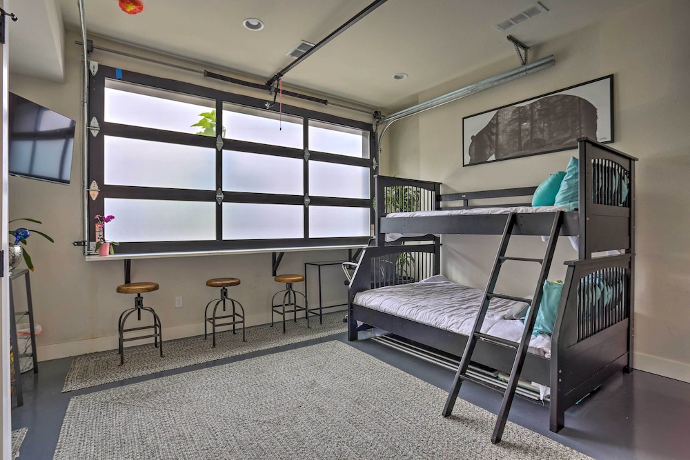Upscale Denver Studio on Vibrant Tennyson Street! view 2