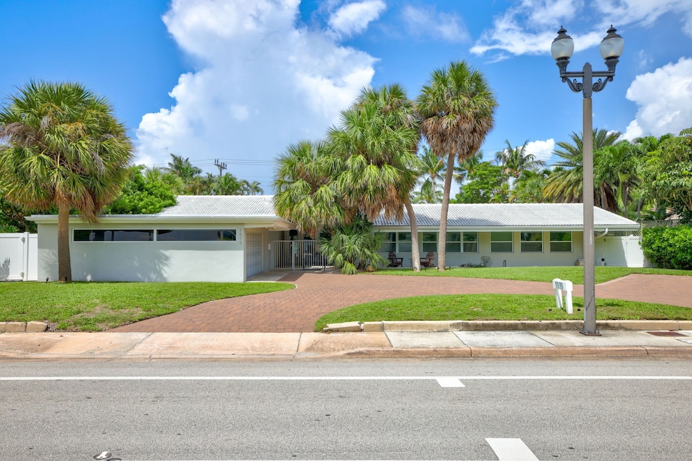 Seabreeze - 6BR Pool and Steps to Beach