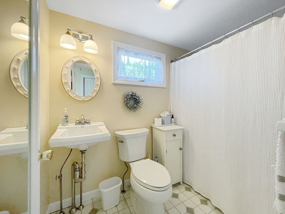 Seascapes - W153 Fantastic Condo Steps Away From Wells Beach And Town Center 2 Bedroom Home by RedAwning view 5
