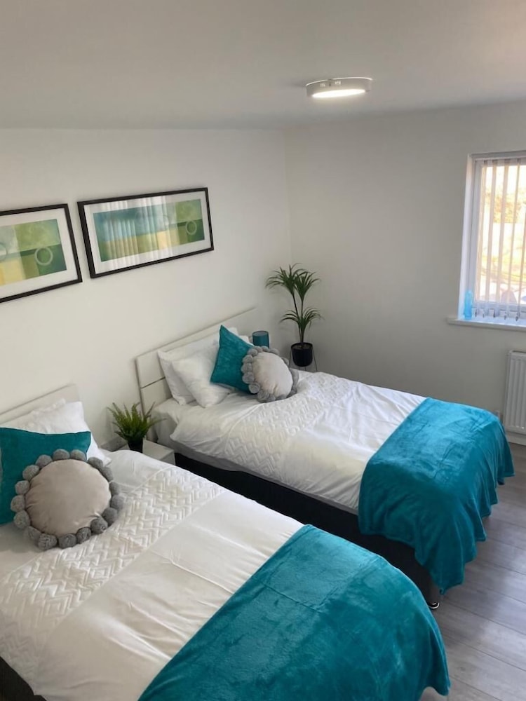 Hodgehill Apartments view 4
