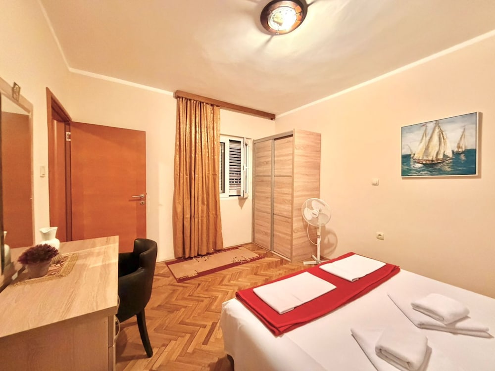 Beachfront Apartments Oaza