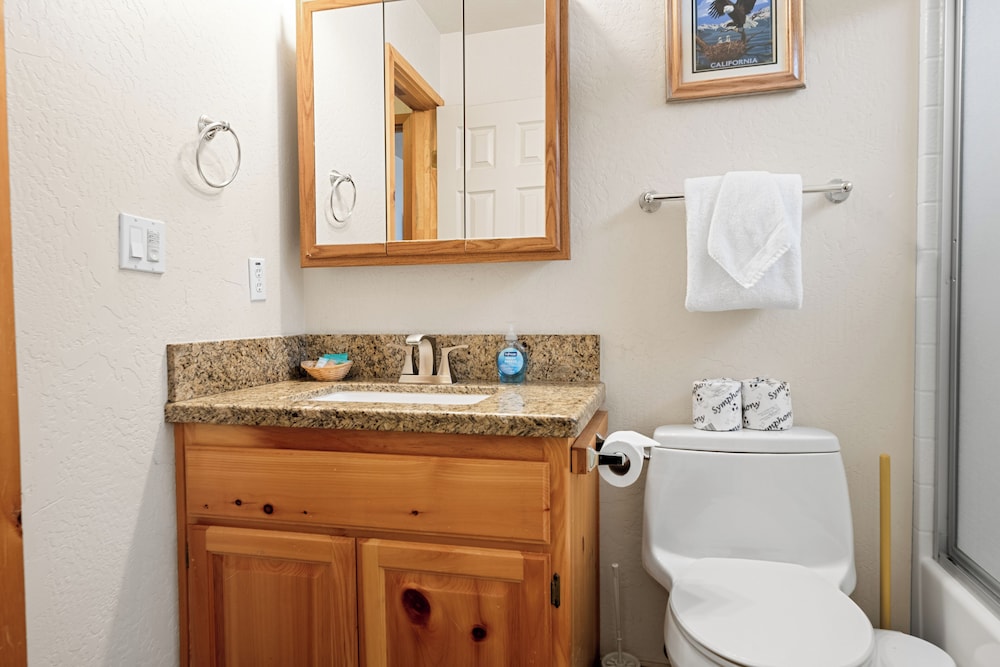 Catalina Creekside Cabin