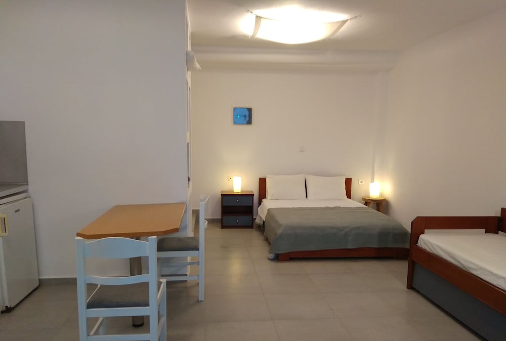 Milos Bay Suites